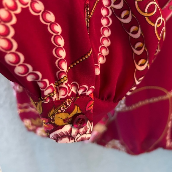 New York And Company V-neck Tie Long Sleeve Ruffles Lightweight Top Size XL - Picture 5 of 5